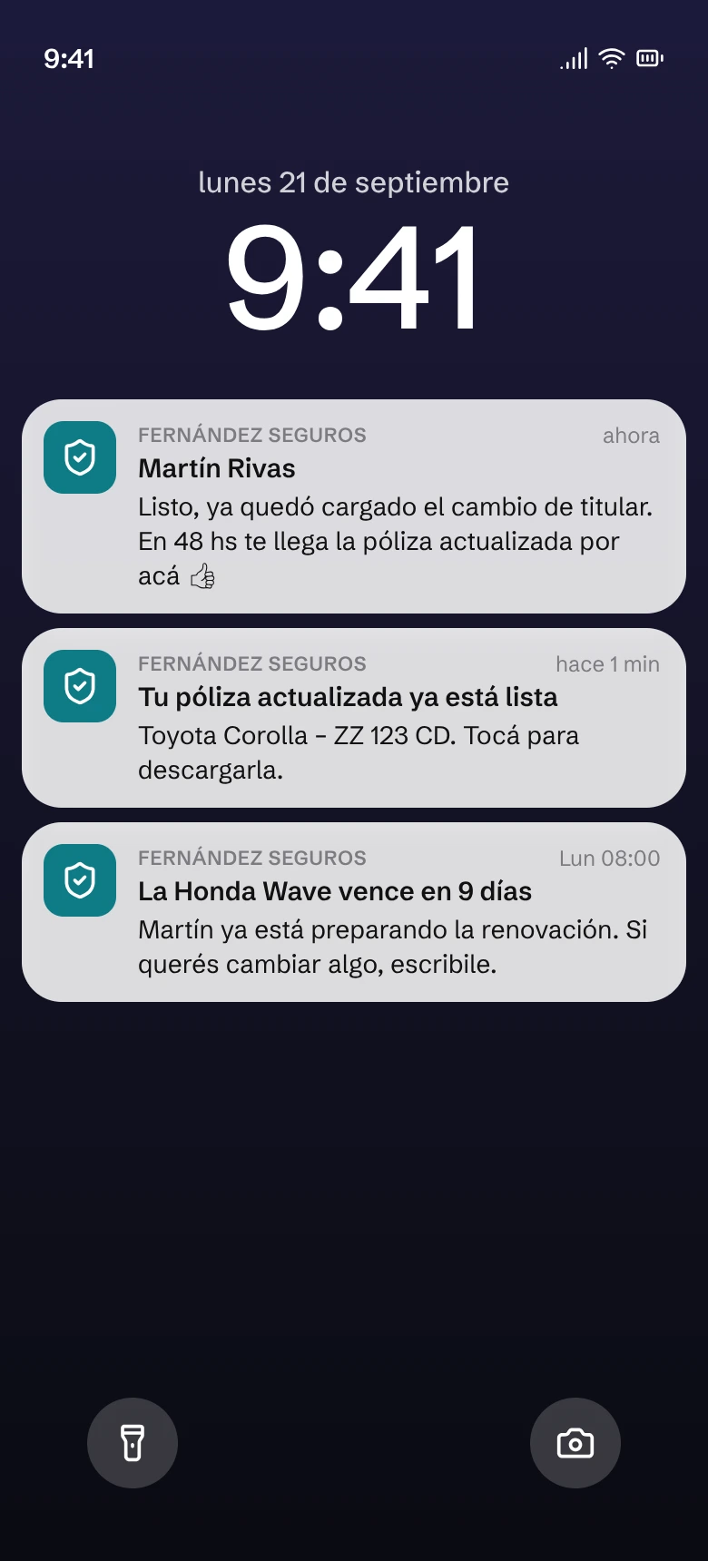 Pantalla bloqueada con avisos de la productora: Martín respondió, la póliza actualizada ya está lista y un vencimiento en 9 días.