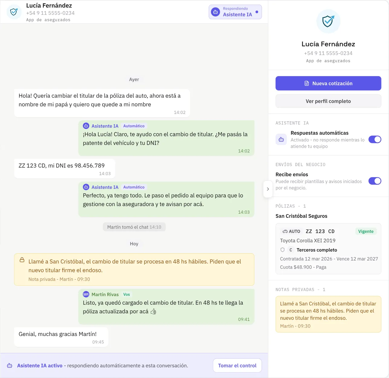 El chat del panel con la respuesta firmada del asistente